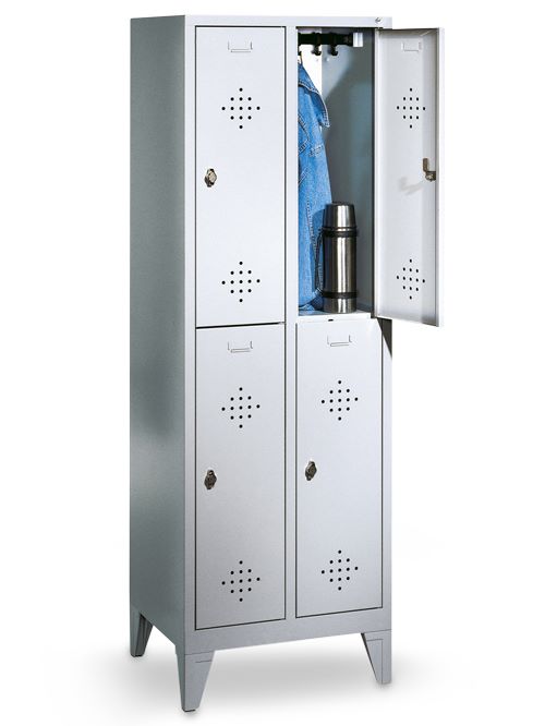 Produktbild Bedrunka+Hirth Garderobenschrank mit 100 mm hohem Sockel 610 x 500 x 1800 mm