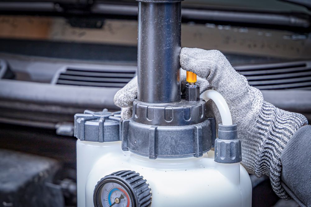 Produktbild BGS Diy Bremsen und Kupplungssystem Entlüfter Satz 2,5 liter bild 4