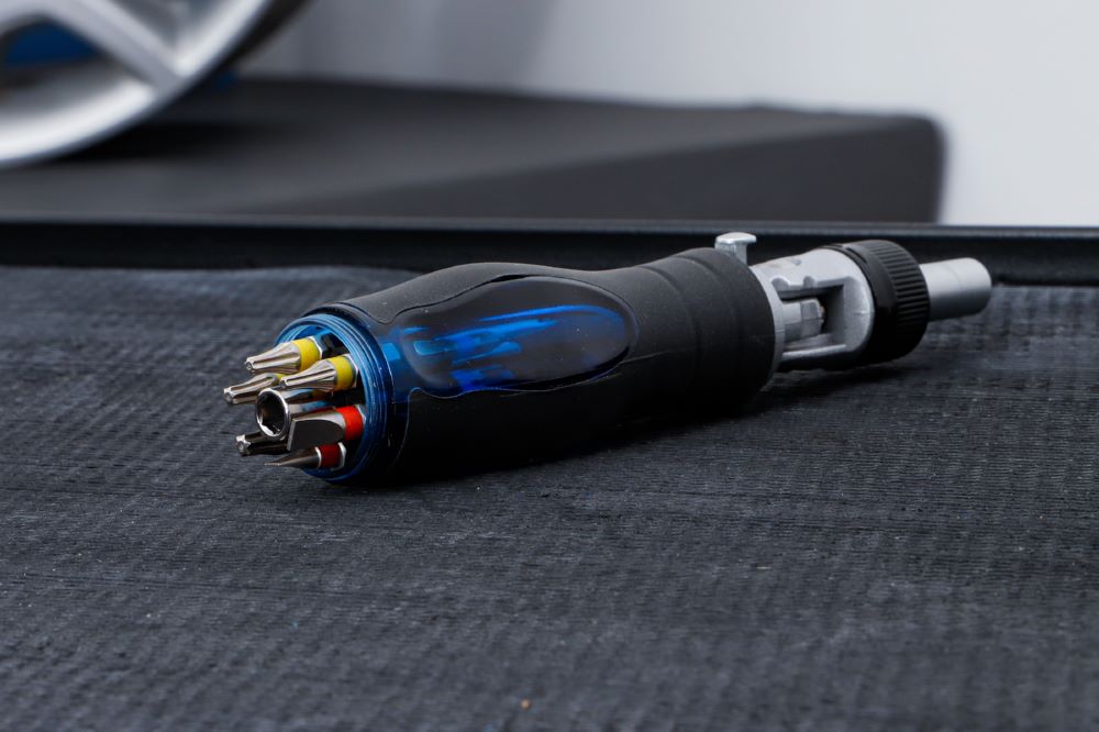 Produktbild BGS Schraubendreher Bit-Satz mit Ratschen-Drehgriff umschaltbar 14 teilig bild 2