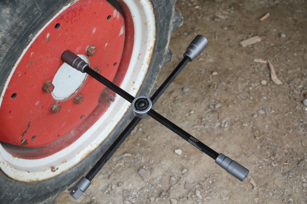 Produktbild BGS Lkw Radkreuz faltbar Vierkant 24 x 27 x 32 x 20 mm 3/4 Zoll bild 2