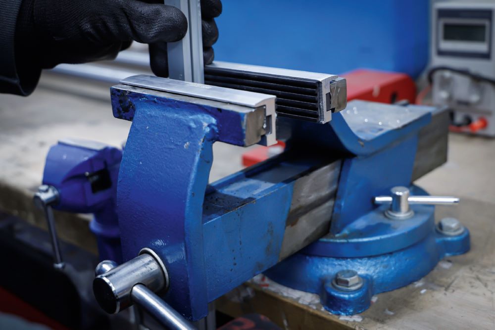 Produktbild BGS Schraubstock Schutzbacken Aluminium Breite 100 mm 2 teilig bild 2