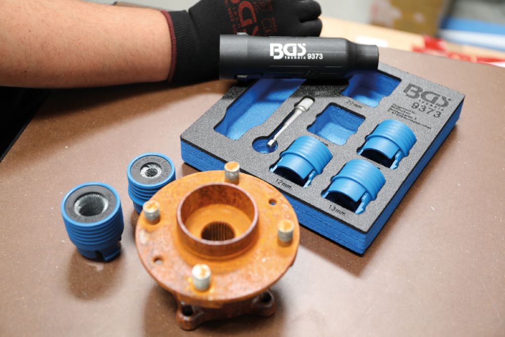 Produktbild Werkstattwageneinlage 1/6 Reinigungsbürsten Satz für Steh und Radbolzen bild 2