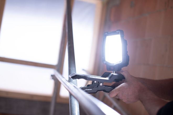 Produktbild Brennenstuhl Akku LED Arbeitsstrahler 40 Watt CL 4050 MA klemmbar bild 18