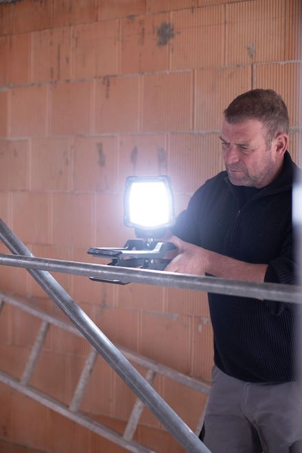 Produktbild Brennenstuhl Akku LED Arbeitsstrahler 40 Watt CL 4050 MA klemmbar bild 20