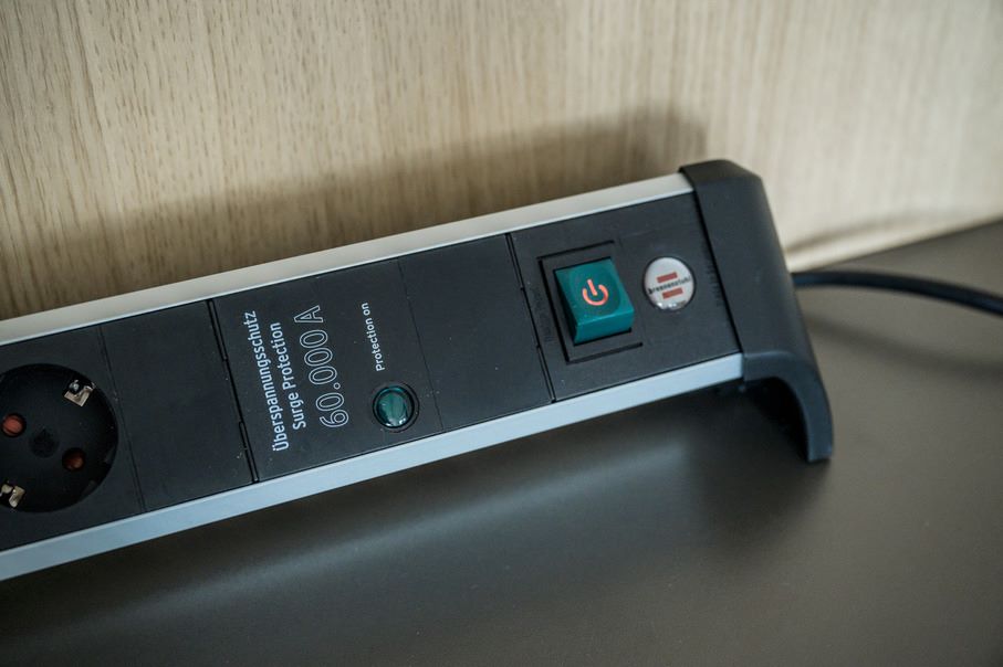 Produktbild Brennenstuhl Alu-Office-Line Steckdosenleiste 6-fach Überspannungsschutz Schalter 3 m Kabel bild 6