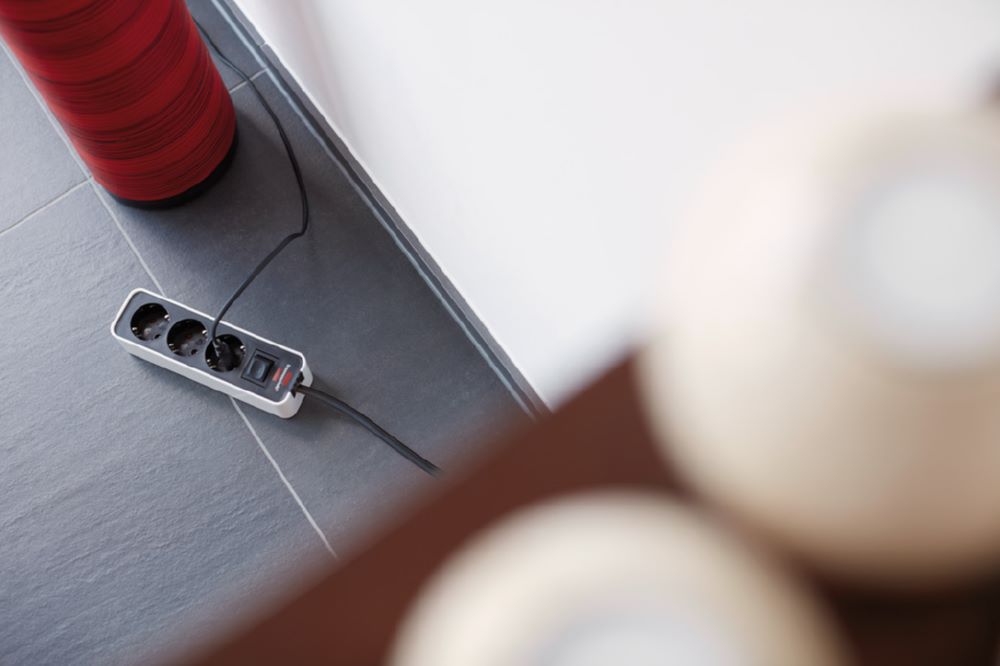 Produktbild Brennenstuhl Ecolor Steckdosenleiste 3 fach Steckerleiste mit Schalter und 1,5m Kabel bild 3