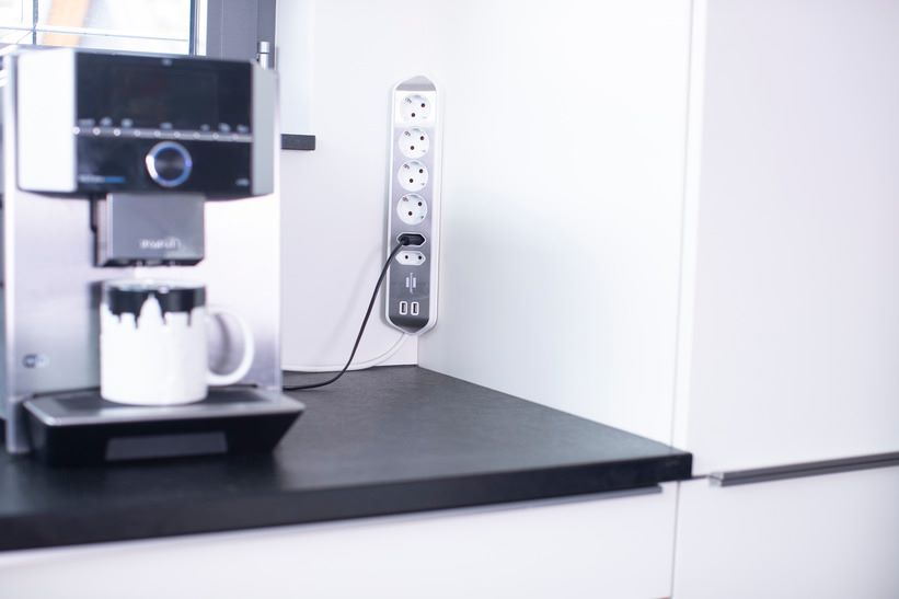 Produktbild Brennenstuhl Ecksteckdosenleiste 6-fach 4 x Schutzkontakt 2 x Euro-Steckdosen 2x USB bild 12