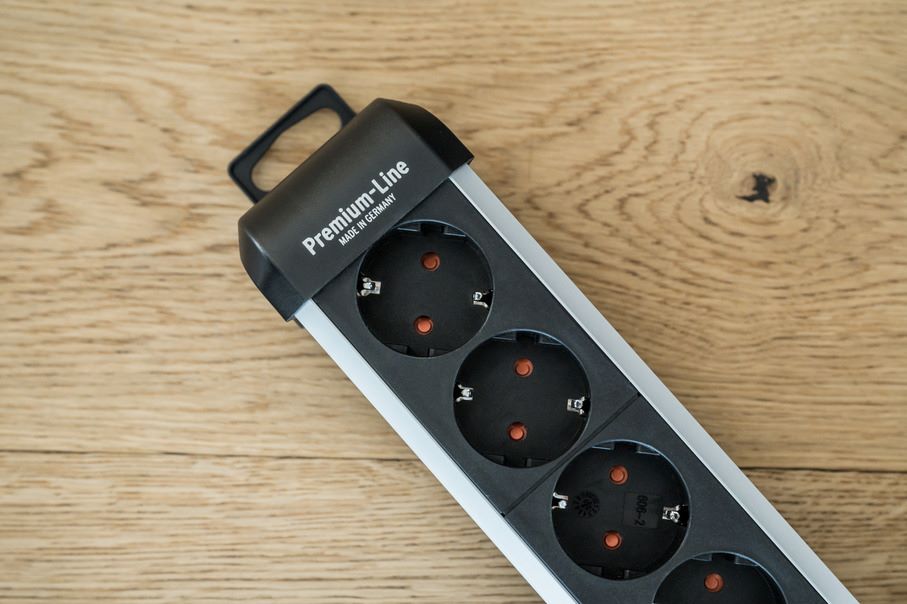 Produktbild Brennenstuhl Premium-Alu-Line Steckdosenleiste 12-fach Steckerleiste 2 Schaltern 3 m Kabel bild 8