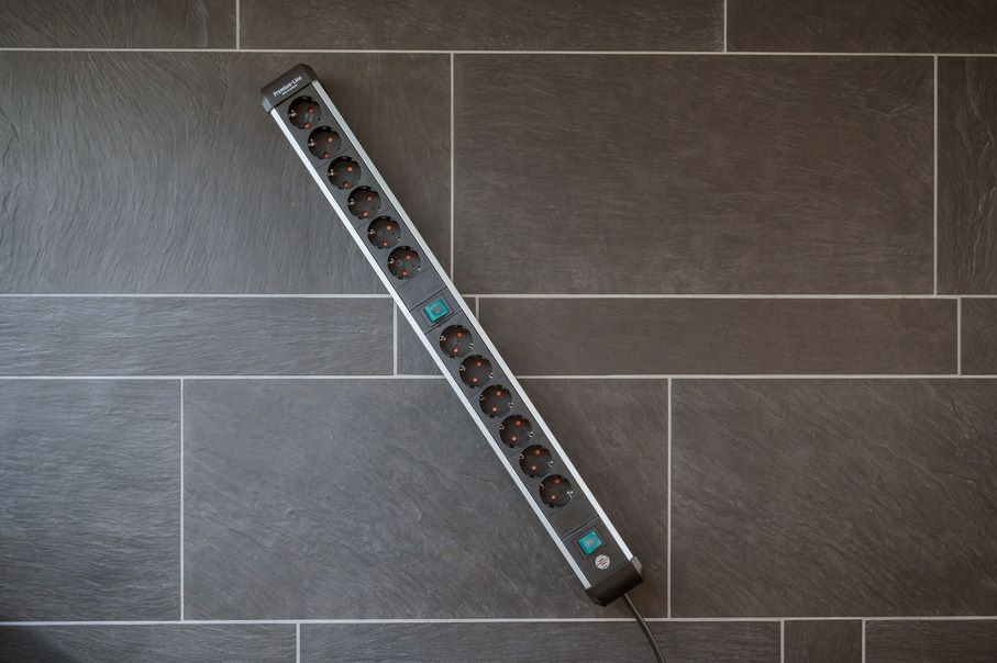 Produktbild Brennenstuhl Premium-Alu-Line Steckdosenleiste 12-fach Steckerleiste 2 Schaltern 3 m Kabel bild 11