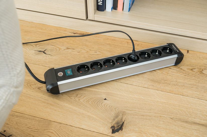 Produktbild Brennenstuhl Premium-Alu-Line Steckdosenleiste 8-fach mit Schalter und 3 m Kabel bild 10