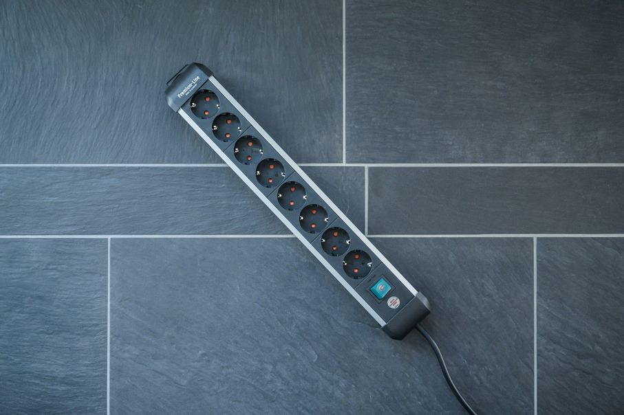 Produktbild Brennenstuhl Premium-Alu-Line Steckdosenleiste 8-fach mit Schalter und 3 m Kabel bild 11