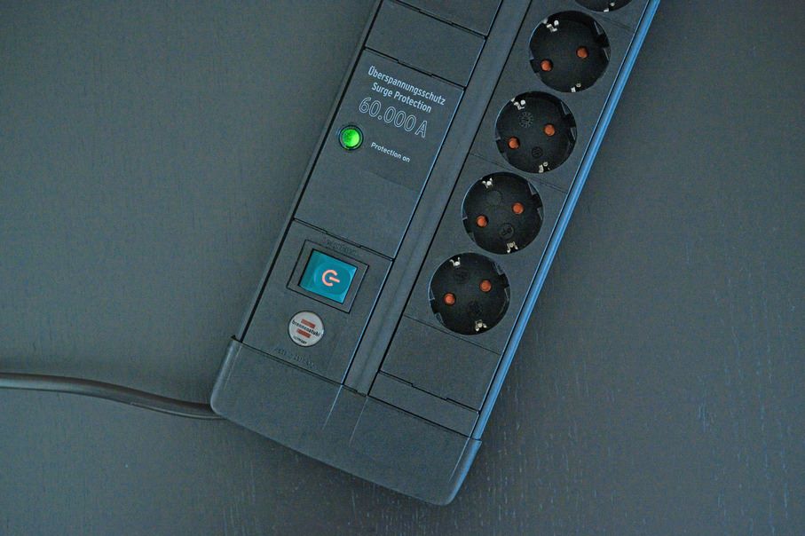 Produktbild Brennenstuhl Premium-Line Steckdosenleiste 8-fach Überspannungsschutz mit Schalter 3 m Kabel bild 5