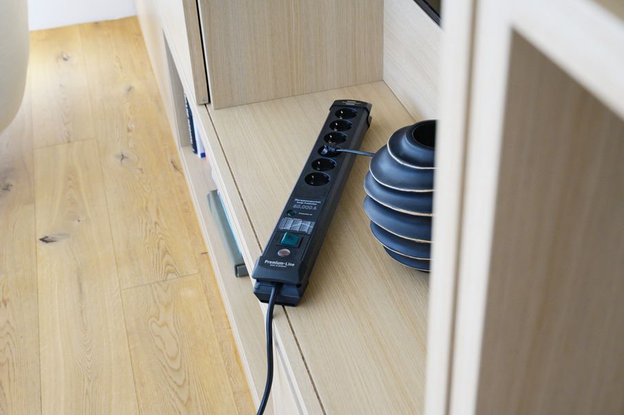 Produktbild Brennenstuhl Premium-Line Steckdosenleiste 6-fach Überspannungsschutz bis 60.000 A schwarz bild 8