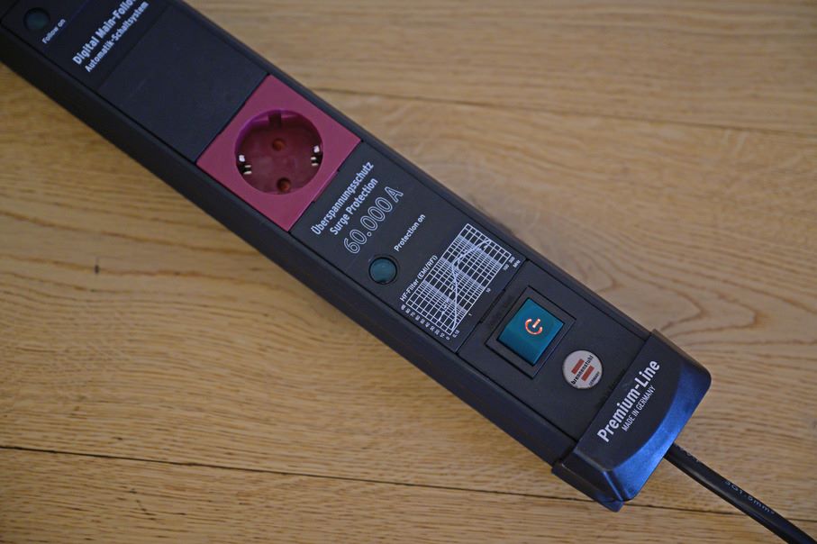 Produktbild Brennenstuhl Premium-Line Steckdosenleiste 5-fach mit Überspannungsschutz bild 7