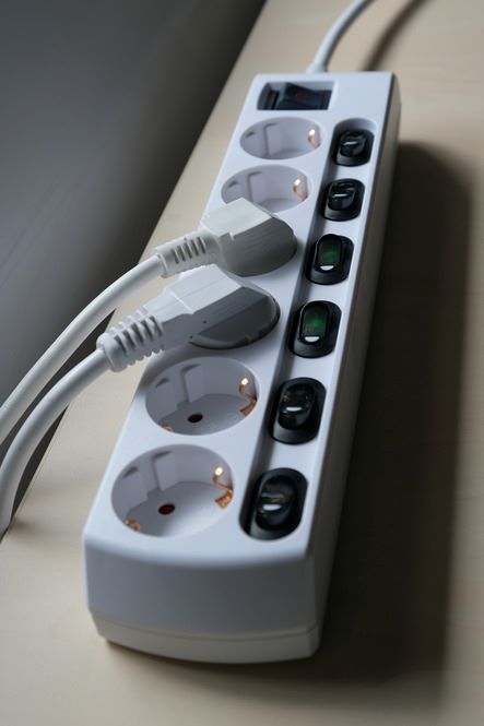 Produktbild Brennenstuhl Steckdosenleiste einzeln schaltbar 6 fach mit 2 poligen Schaltern bild 7