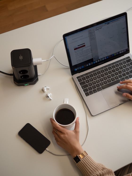 Produktbild Brennenstuhl Steckdosenturm 8-fach 4x USB in 45 Grad-Anordnung 2 m Kabel schwarz bild 6