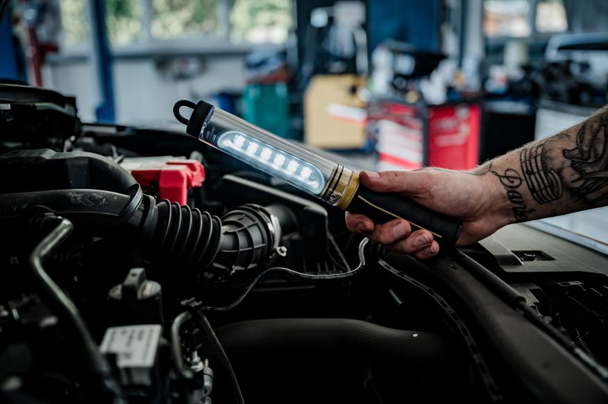 Produktbild Brennenstuhl LED Akku Werkstattleuchte Stableuchte 12 SMD LED mit Schalter IP54 gelb bild 12