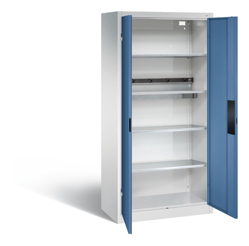 Produktbild C+P Akkuladeschrank als Werkzeugschrank bis 70 kg fernblau 930 x 500 x 1950 mm bild 2