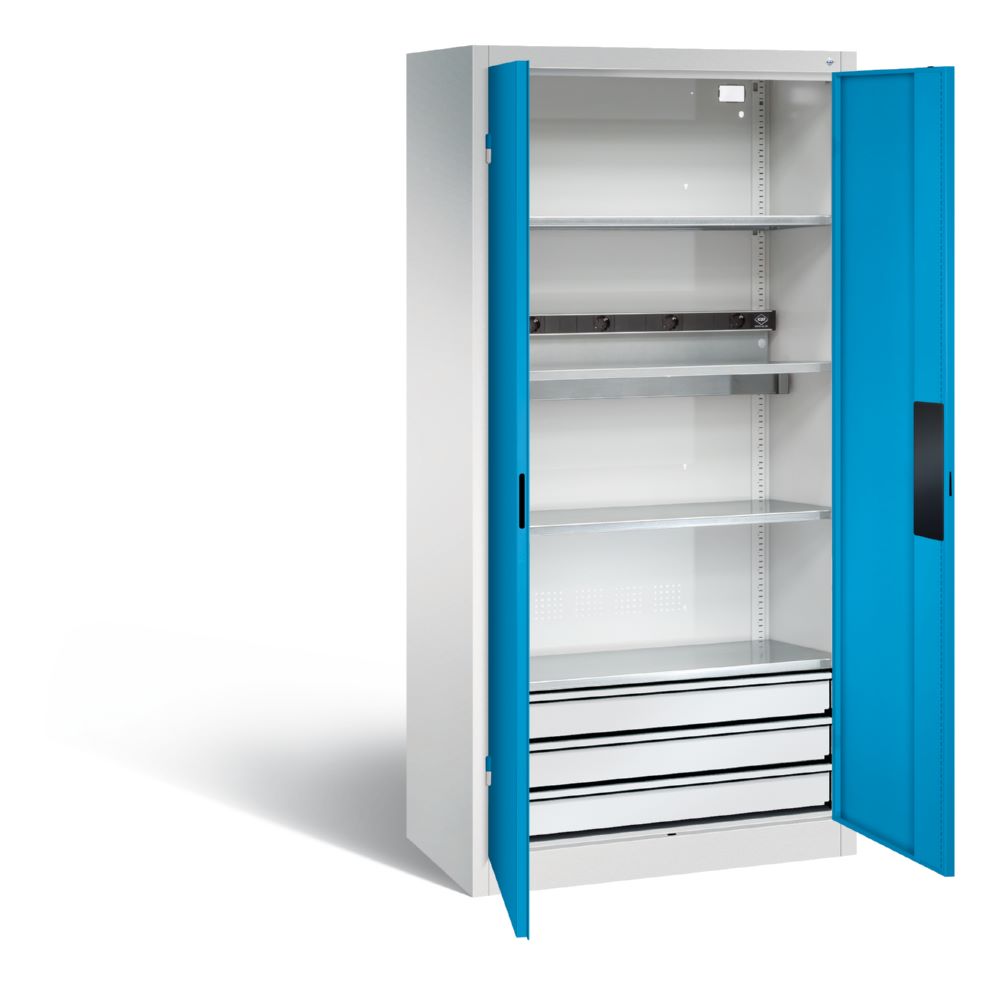 Produktbild C+P Akkuladeschrank Serie 89 H 1950 x B 930 x T 500 mm lichtgrau lichtblau