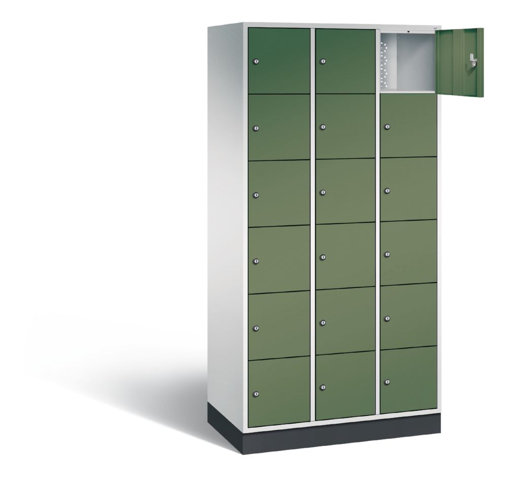 Produktbild C+P Schließfachschrank Intro 18 Fächer 1950 x 920 x 490 mm lichtgrau resedagrün bild 2