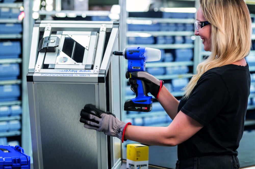 Produktbild GESIPA Birdie mit 1x Akku 2,0 Ah und 1 x Ladegerät im Karton bild 6