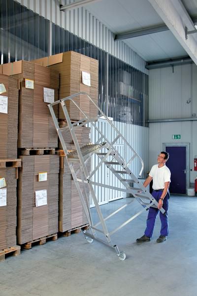 Produktbild Günzburger Aluminium Plattformleiter fahrbar mit 11 Stufen bild 2