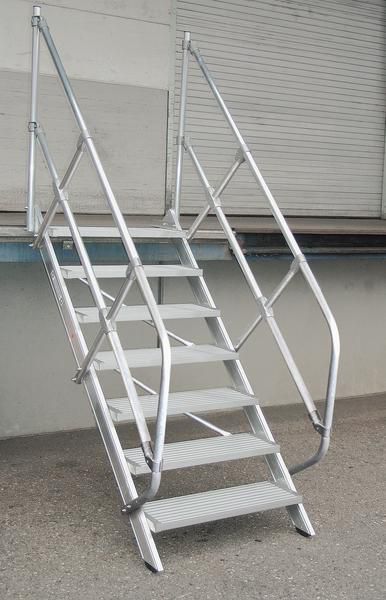Produktbild Günzburger Aluminium Treppe 45 Grad mit 7 Stufen 600 mm breit