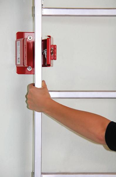 Produktbild Günzburger Leiterhalter in der Farbe Rot bild 2