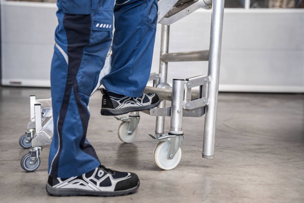 Produktbild Günzburger Montageplattform mit Treppenzustieg aus Aluminium bild 9