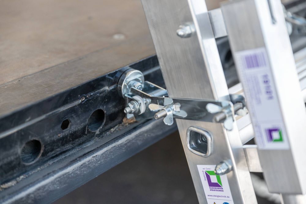 Produktbild Günzburger Stufen Anlegeleiter LKW 5 Stufen Magnetmontagesatz mit Ausstiegsholm r bild 4