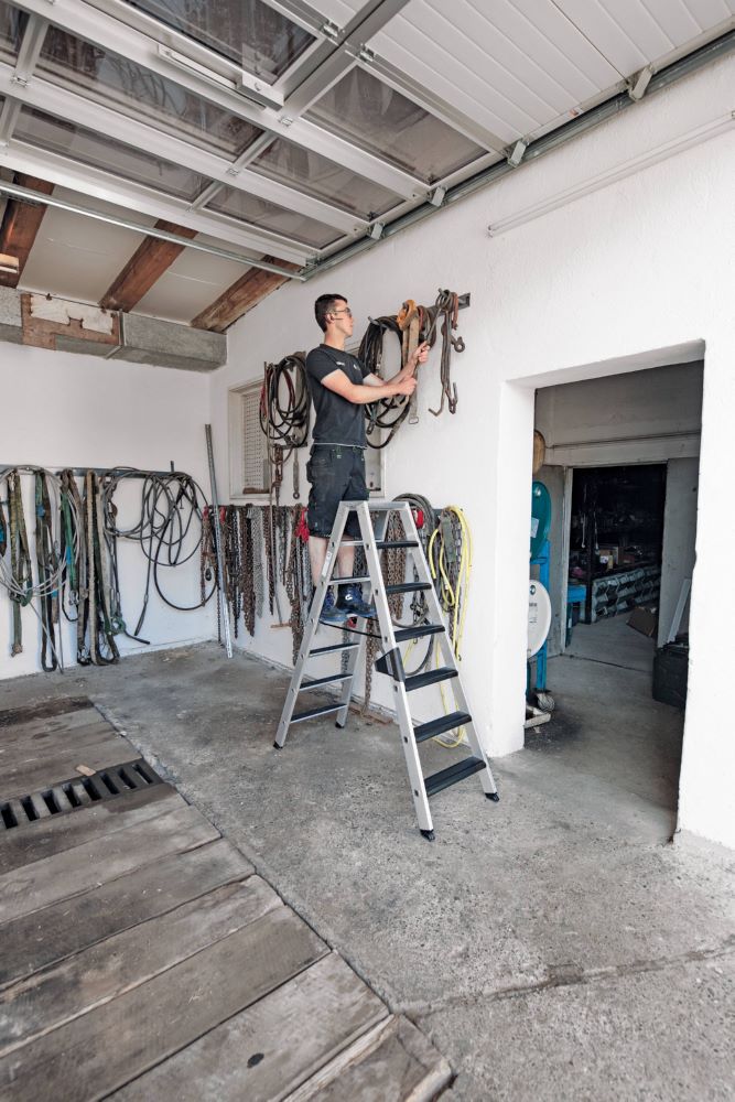 Produktbild Günzburger Stufen Stehleiter beidseitig begehbar mit 2 x 9 Stufen bild 3