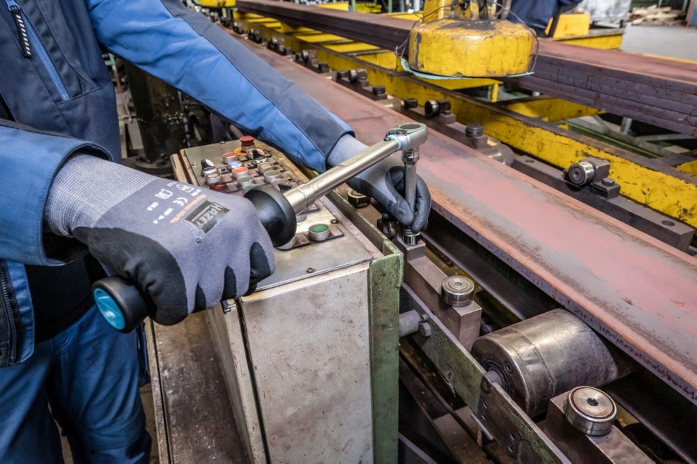 Produktbild Hazet Drehmomentschlüssel mit DAkkS Kalibrierschein 6121-1CTCAL 1/2 Zoll 435 mm bild 4