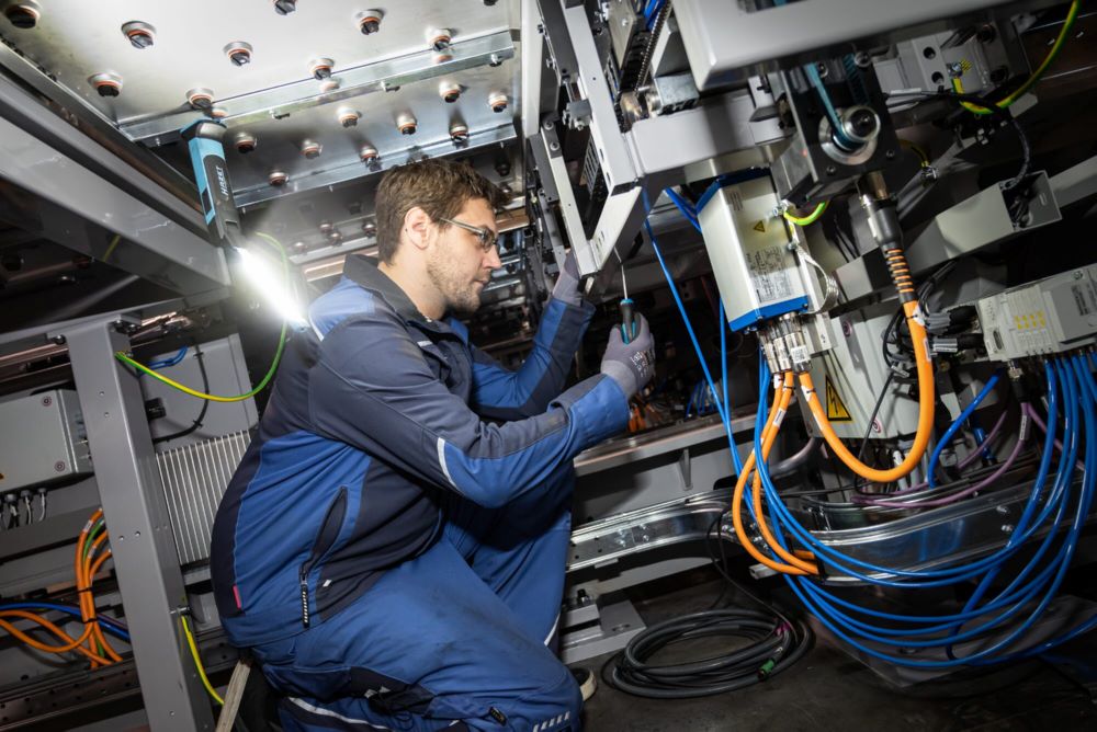 Produktbild Hazet LED Slim-Light 1979N-92 · L x B x H: 367 mm x 62 mm x 47 mm bild 4