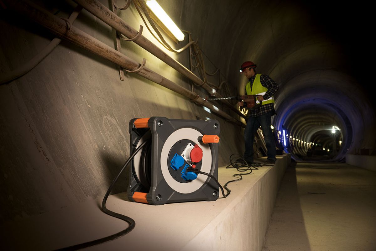 Produktbild Brennenstuhl professionalLINE Kabeltrommel CEE 1 IP44 20m Anwendungsbeispiel 1 bild 8