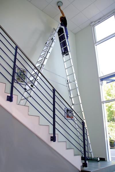 Produktbild Günzburger Aluminium Stehleiter Nivello Traverse 4 x 8 Sprossen