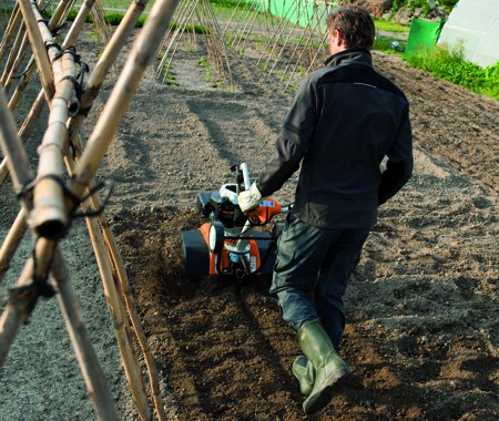 Bodenhacke im Einsatz