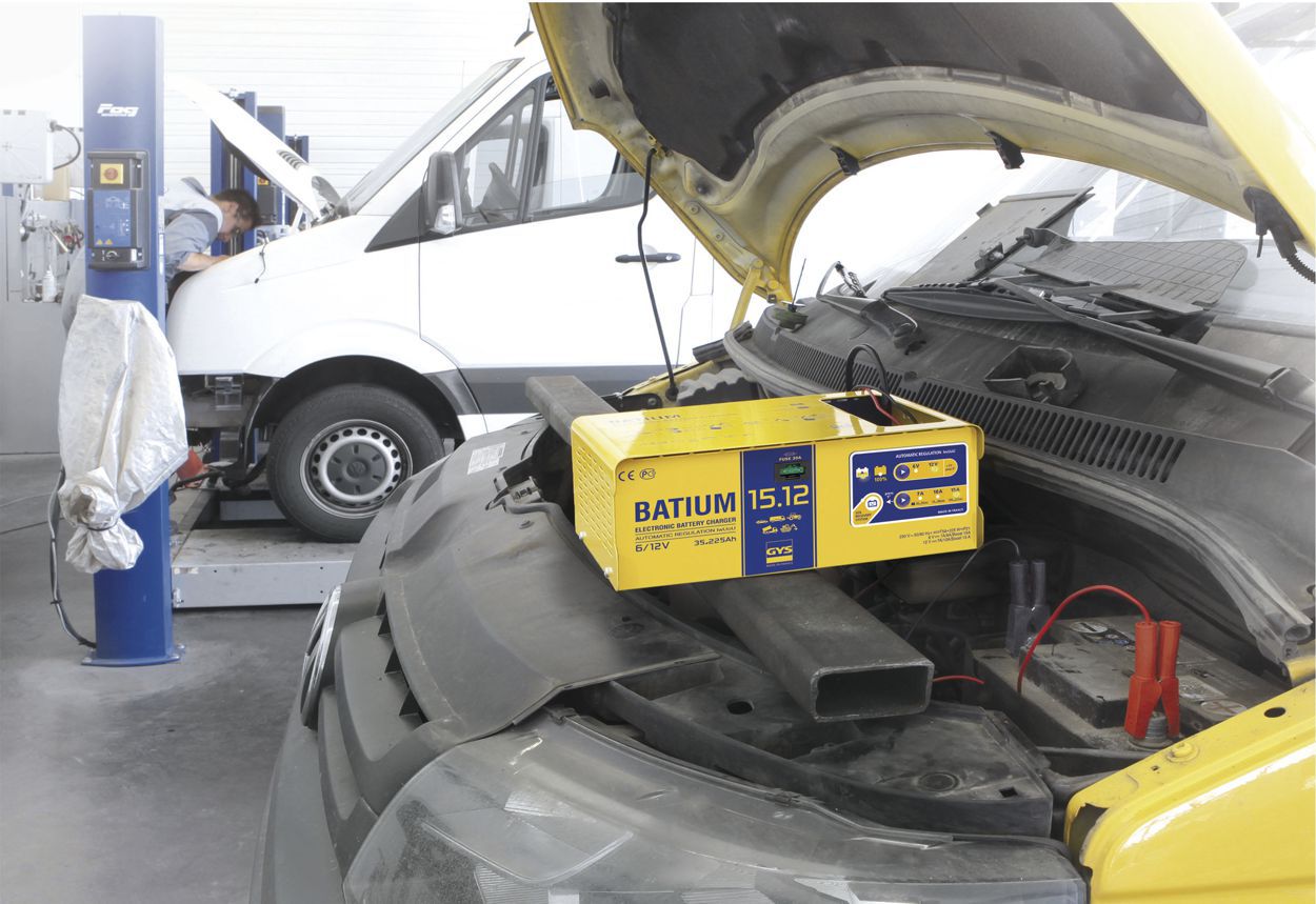 Produktbild GYS BATIUM 15.12 Automatisches Batterieladegerät inklusive Erhaltungsladung 35-225Ah bild 3