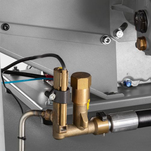 Produktbild Kärcher Hochdruckreiniger HDS 8/20 De Heißwasser mit Verbrennungsmotor Anschlüsse bild 5