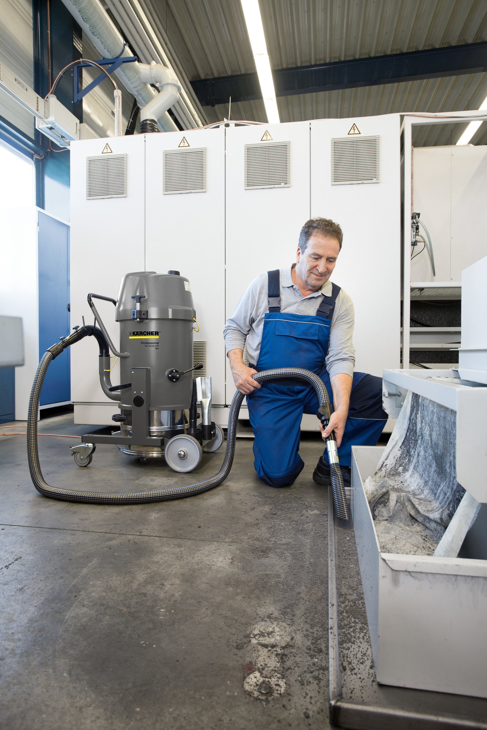 Produktbild Kärcher Industriestaubsauger IVR 35/20-2 Sc Me für Feststoffe und Stäube Beispiel bild 2