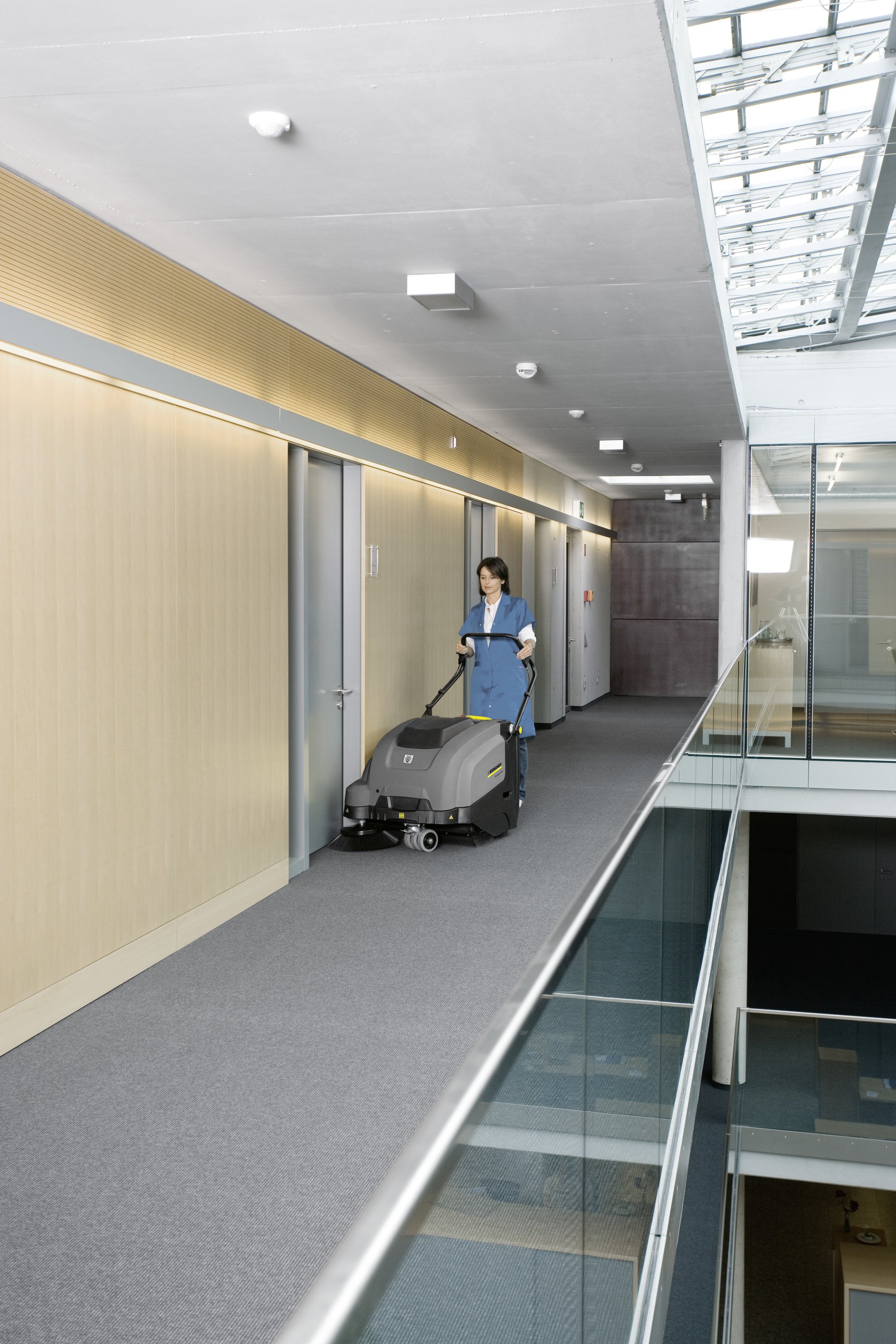 Produktbild Kehrmaschine KM 75/40 W Bp Pack Kärcher Anwendung 1 bild 2