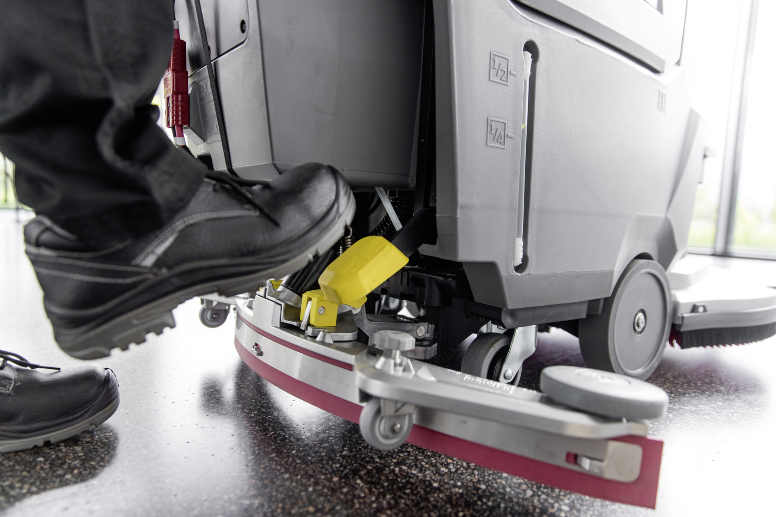 Produktbild Kärcher Scheuersaugmaschine BD 50/55 W CLASSIC BP PACK 115AH - Beispiel 7 bild 2