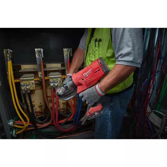 Produktbild Milwaukee ONE KEY Akku Presswerkzeug Elektro M18HCCT109/42-522C mit Akku und Ladegerät - Anwendung bild 6