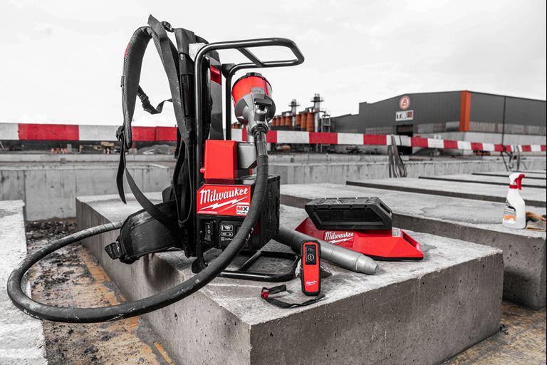 Produktbild Milwaukee MX FUEL Rucksack Betonverdichter MXFCVBP-602- Beispiel bild 5
