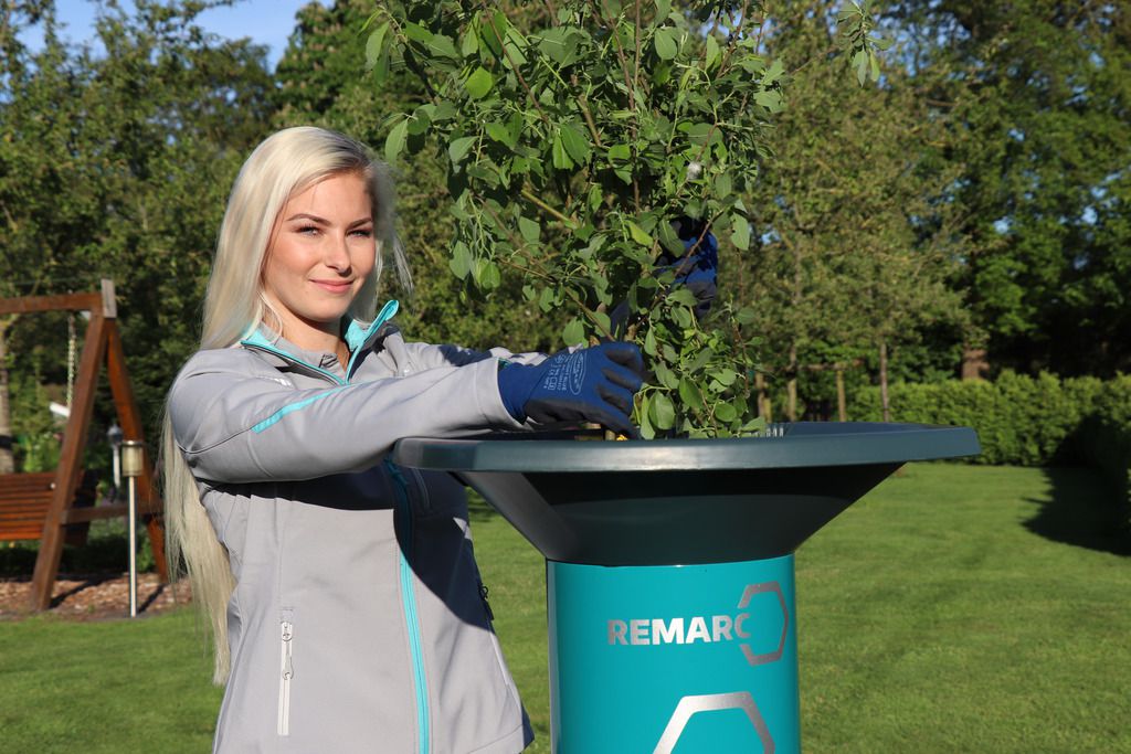 Produktbild Remarc Häcksler Kompostmeister 2400 Gartenhäcksler - Anwendung bild 3