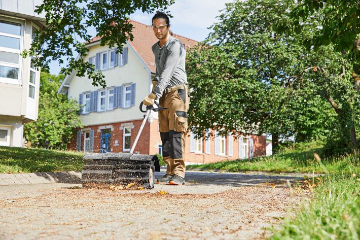 Produktbild Stihl Kombisystem KMA 135 R ohne Akku und Ladegerät Beispiel 1 bild 2