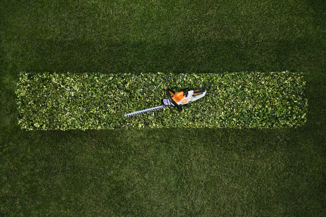 Produktbild STIHL Akku Heckenschere HSA 30 Set mit Akku AS 2 und Ladegerät AL 1 bild 5