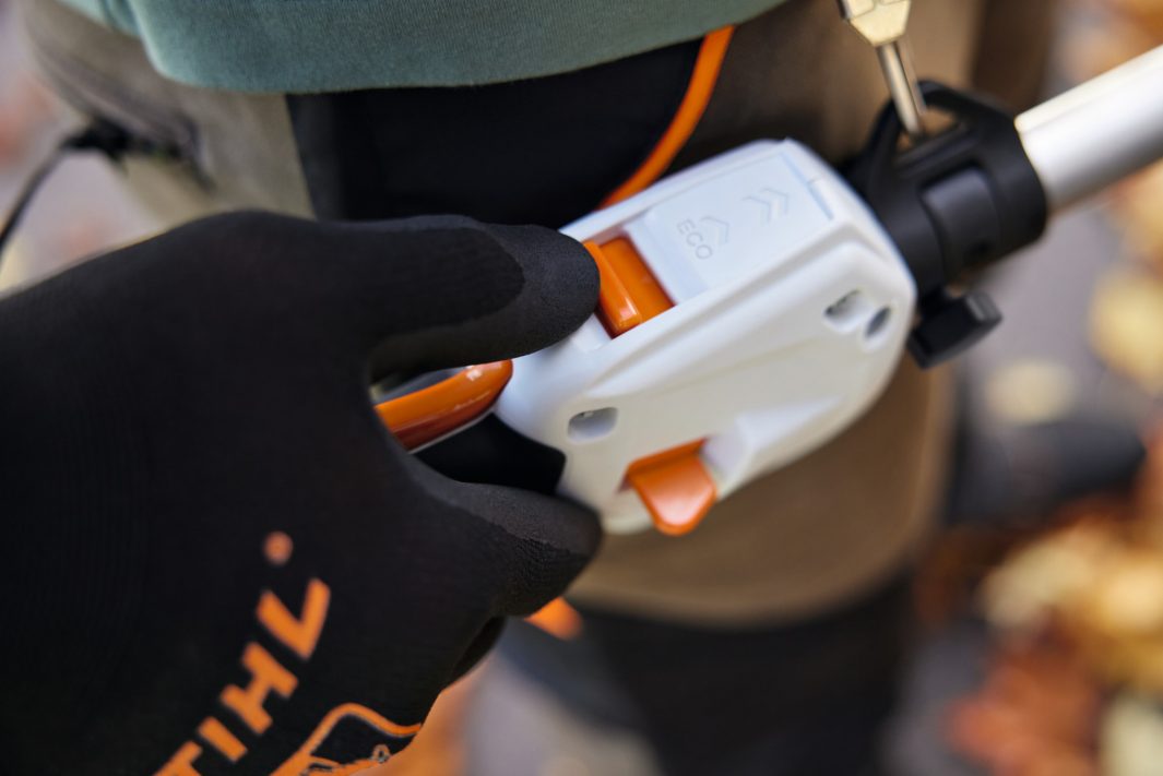 Produktbild STIHL Akku Kombimotor KMA 120 R ohne Akku und Ladegerät bild 5