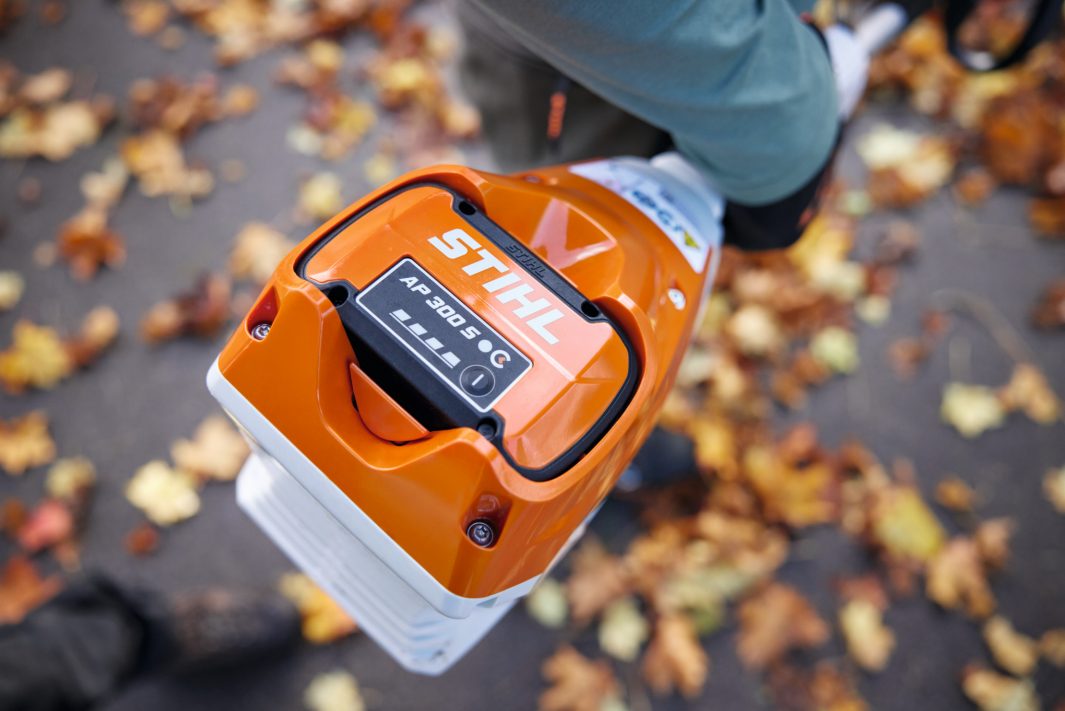 Produktbild STIHL Akku Kombimotor KMA 120 R ohne Akku und Ladegerät bild 6