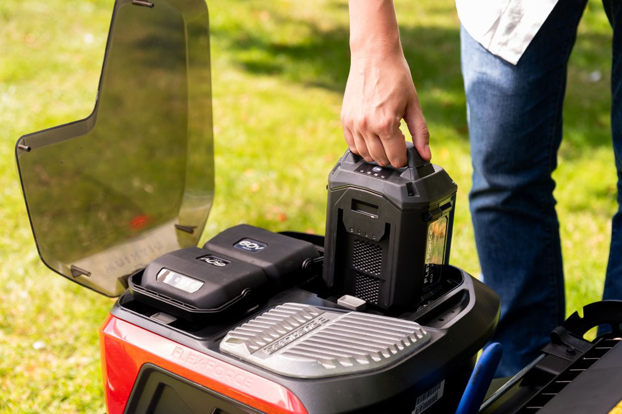 Produktbild Platz für 3 Akkus bild 4