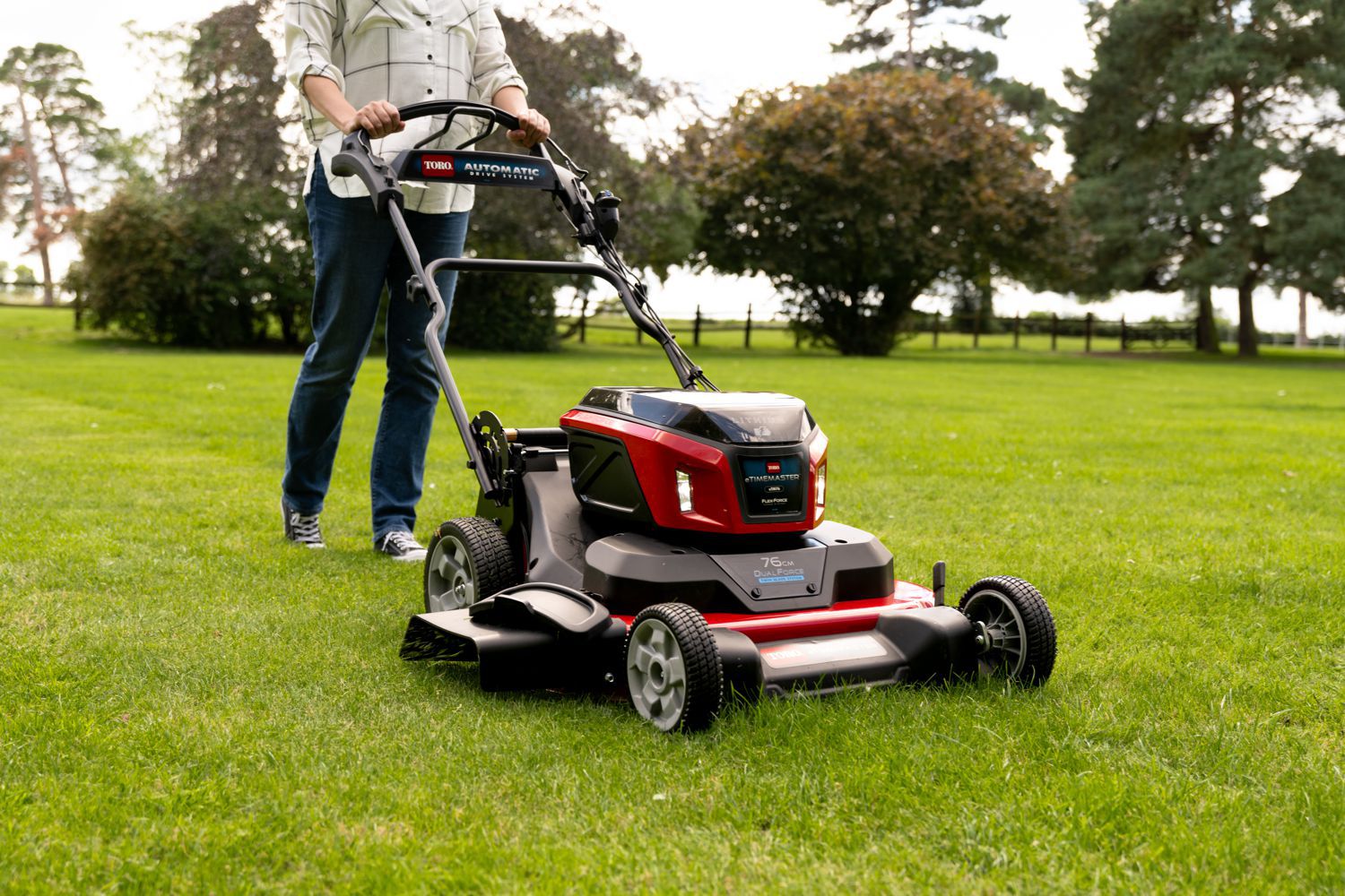 Produktbild Toro Akku eTimeMaster eTM76 76 cm 60 V Lawn Mower mit 2x 10 AH Akku bild 8